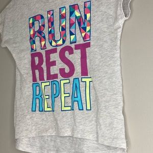“Run rest repeat” short sleeve